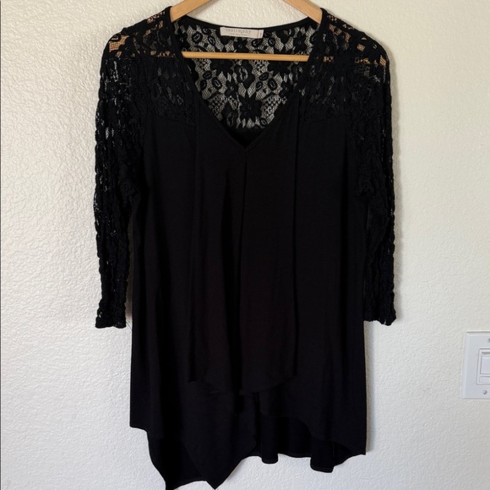 Testimony Los Angeles Elegant Black Lace Sleeve Women's Top medium